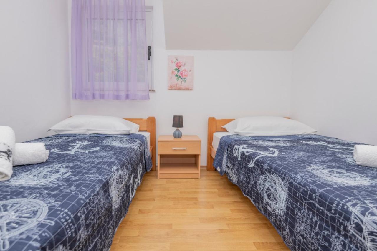 Apartments Zdravka Lokva Rogoznica Esterno foto