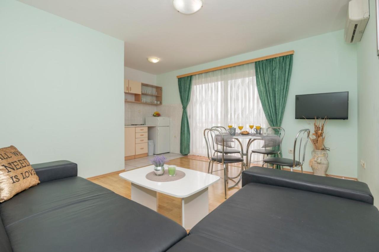 Apartments Zdravka Lokva Rogoznica Esterno foto