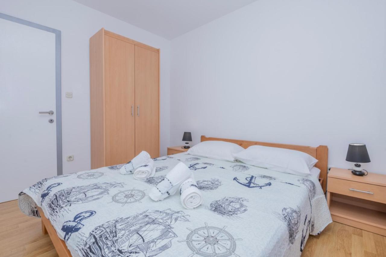 Apartments Zdravka Lokva Rogoznica Esterno foto